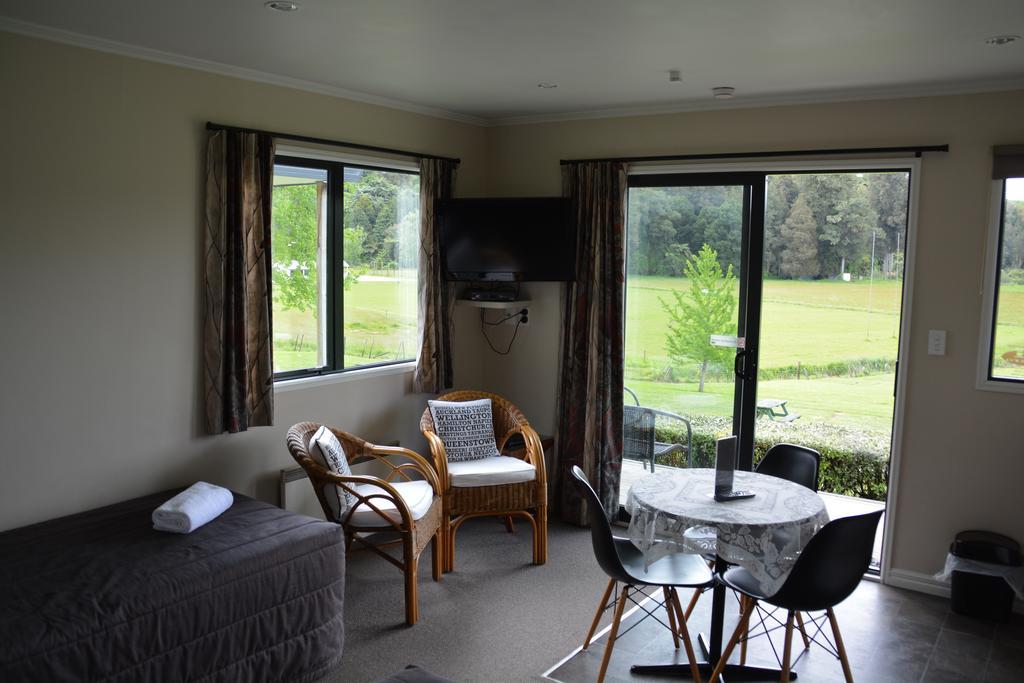 Waitomo Top 10 Holiday Park Уайтомо Кейвс Екстериор снимка