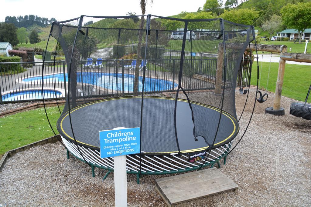 Waitomo Top 10 Holiday Park Уайтомо Кейвс Екстериор снимка