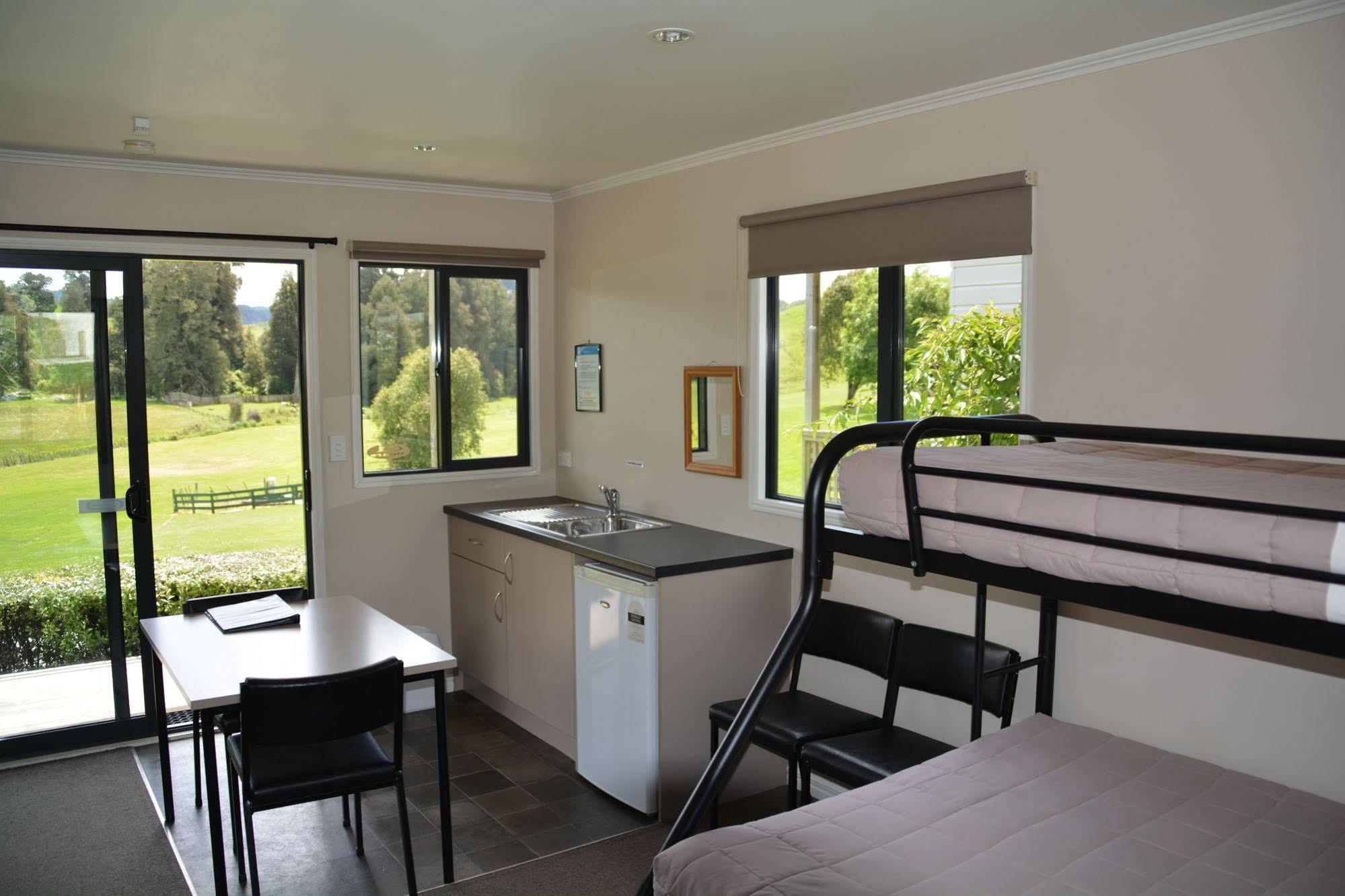 Waitomo Top 10 Holiday Park Уайтомо Кейвс Екстериор снимка